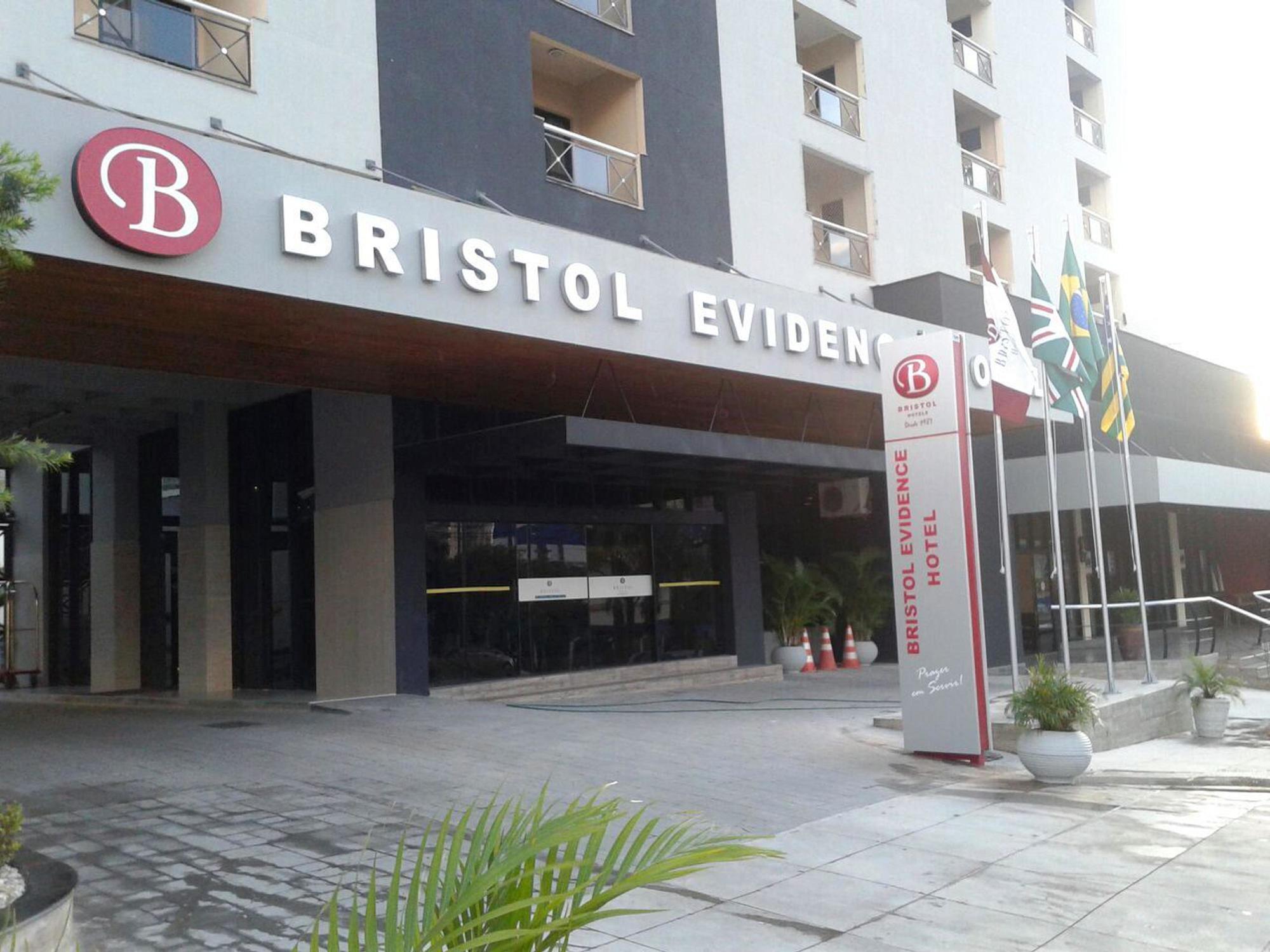 Bristol Evidence Hotel Гояния Экстерьер фото
